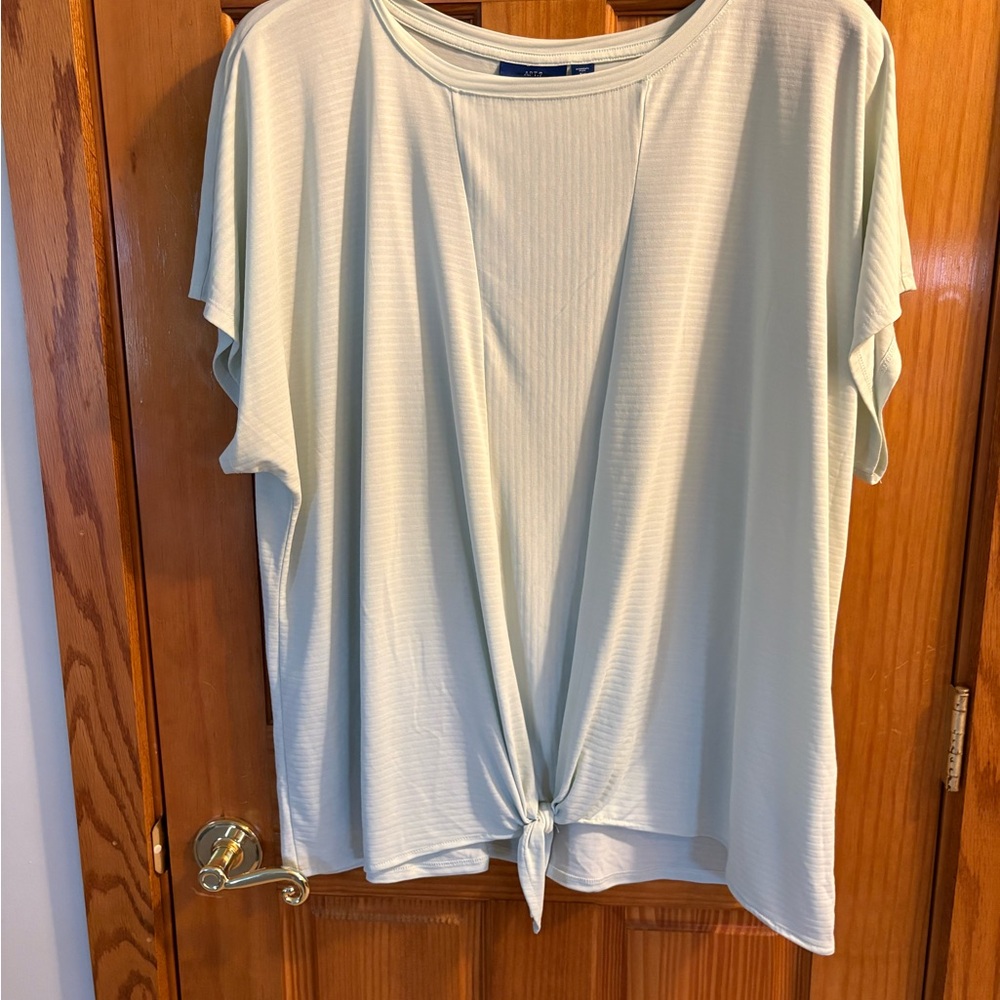 Apt 9 Light Sage Tie-Front Short Sleeve Top